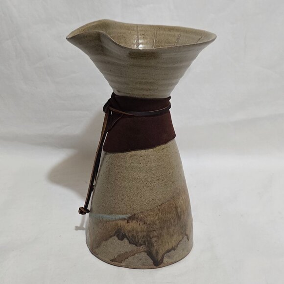 Studio Art Pottery Pour Over Coffee Carafe - Signed - Picture 2 of 7